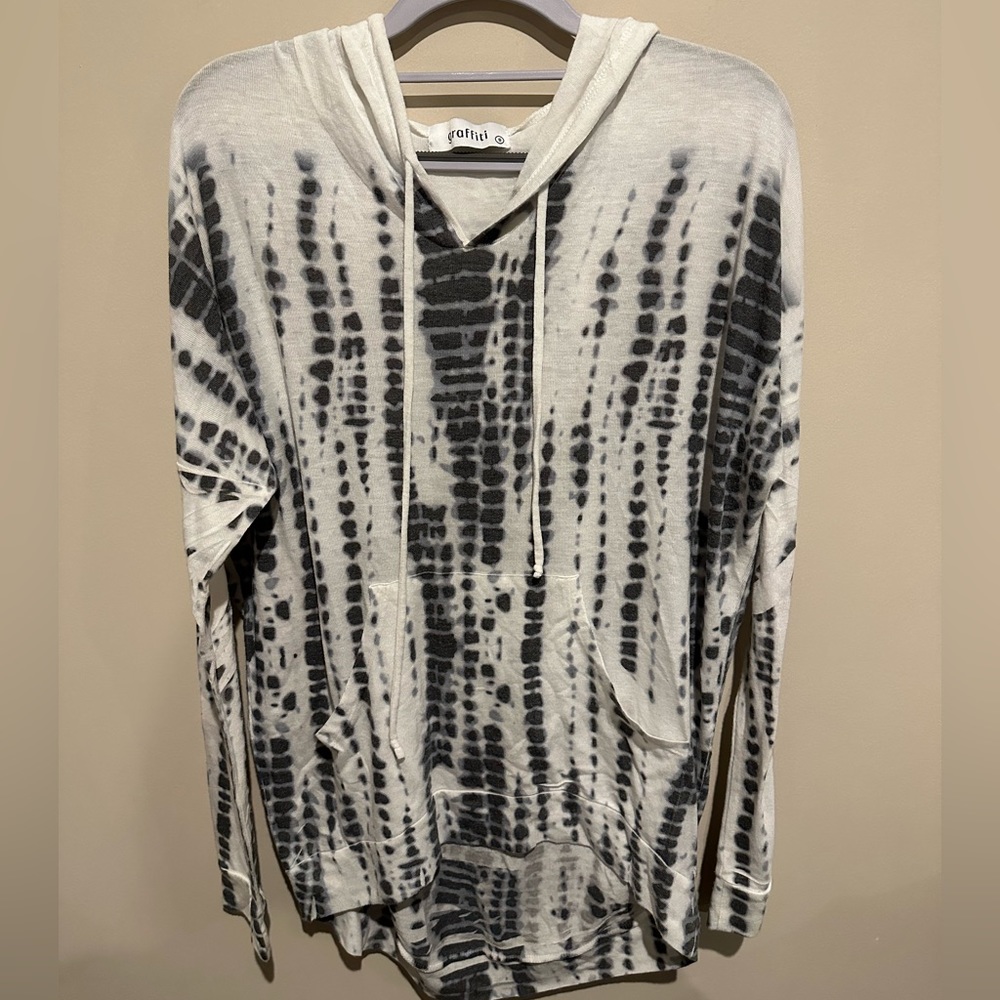 Graffiti hooded long sleeve Women’s Size S